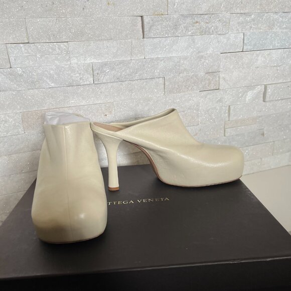 Bottega Veneta Beige Lambskin Leather ‘BV Bold’ Mule Heels - Picture 5 of 14